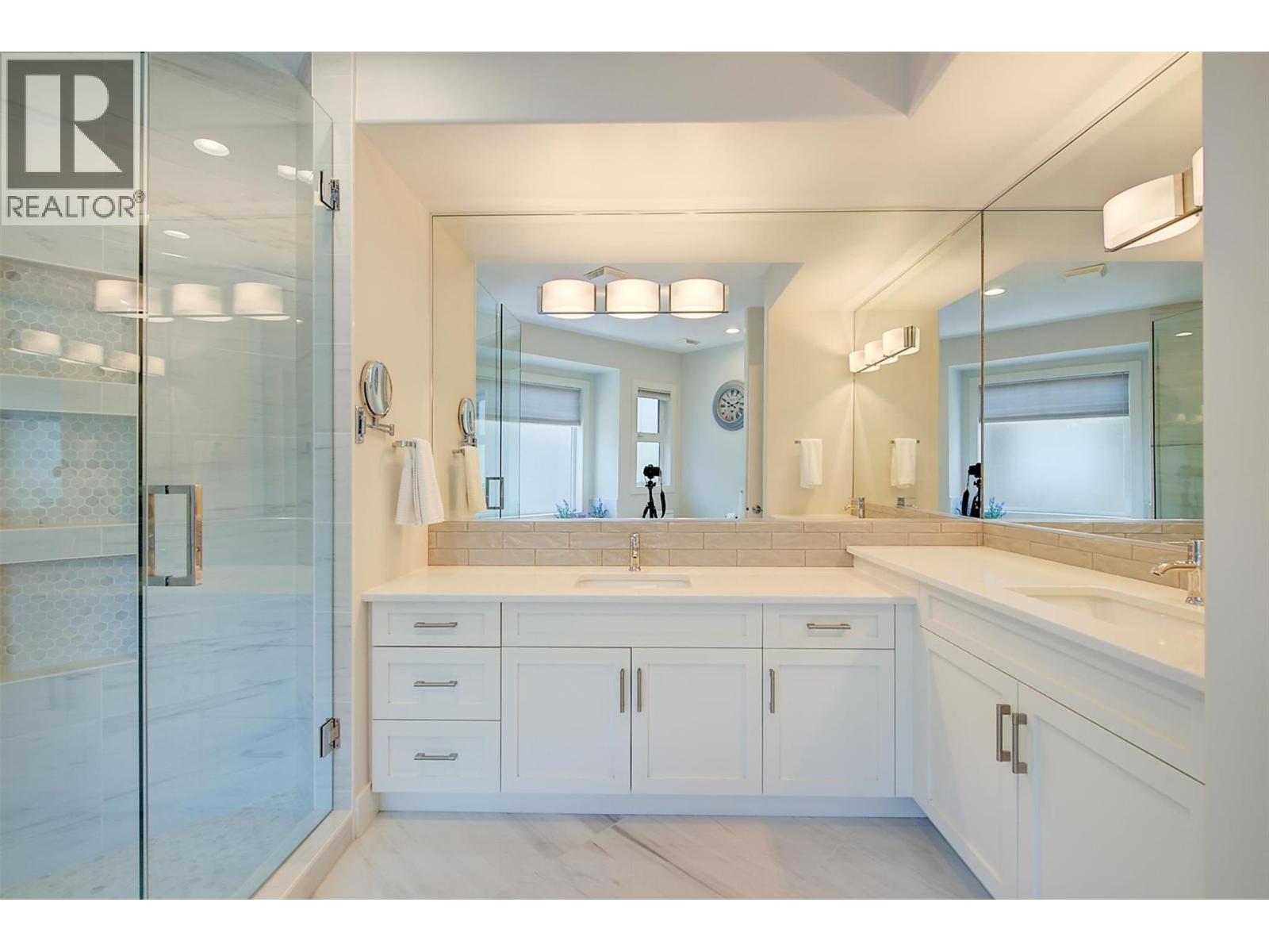 4048 Gallaghers Terrace, Kelowna, British Columbia  V1W 3Z8 - Photo 14 - 10381546