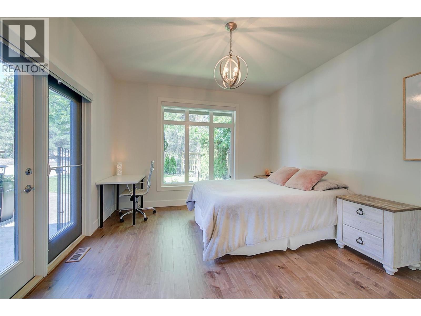 4048 Gallaghers Terrace, Kelowna, British Columbia  V1W 3Z8 - Photo 15 - 10381546