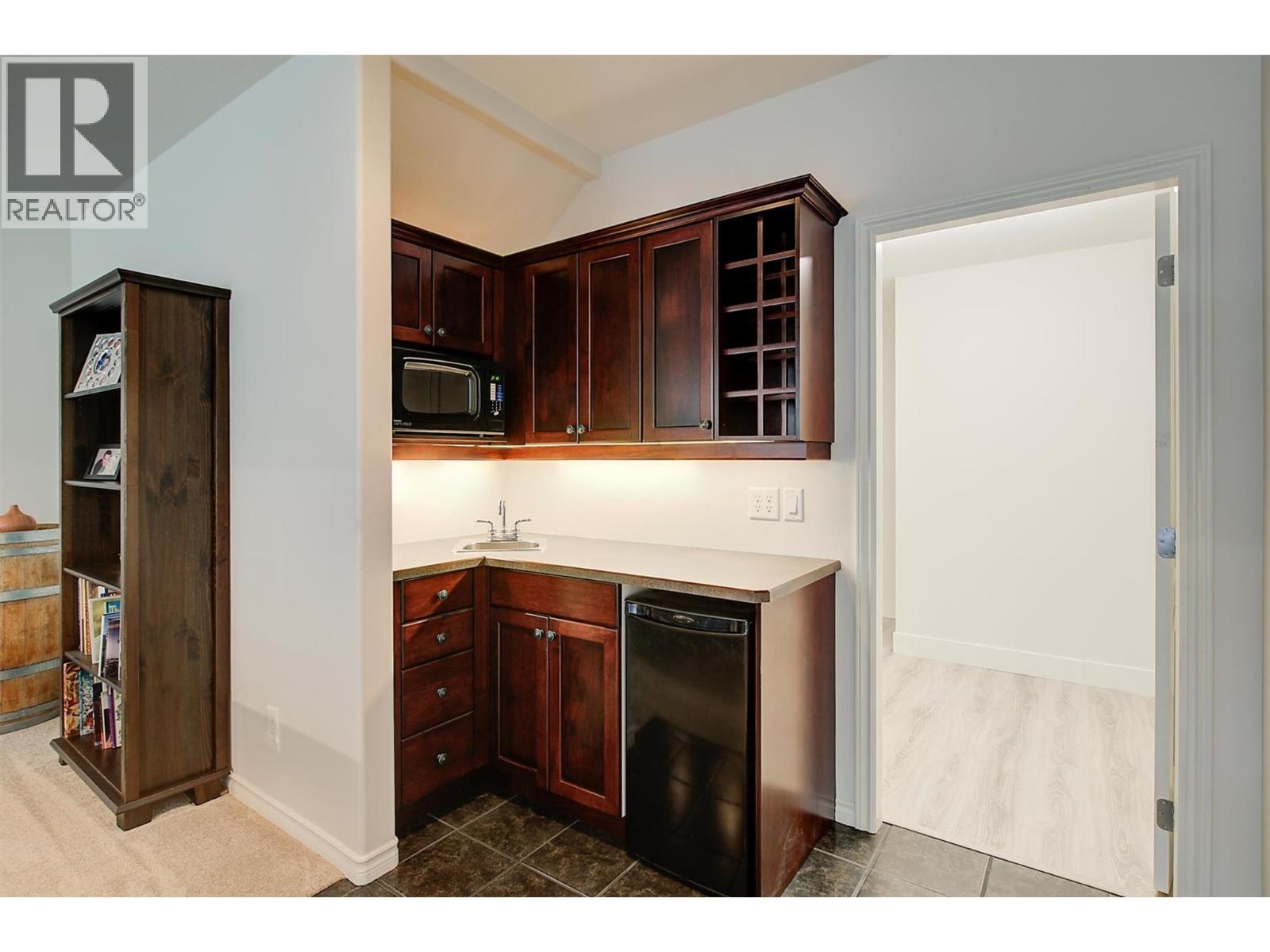 4048 Gallaghers Terrace, Kelowna, British Columbia  V1W 3Z8 - Photo 20 - 10381546