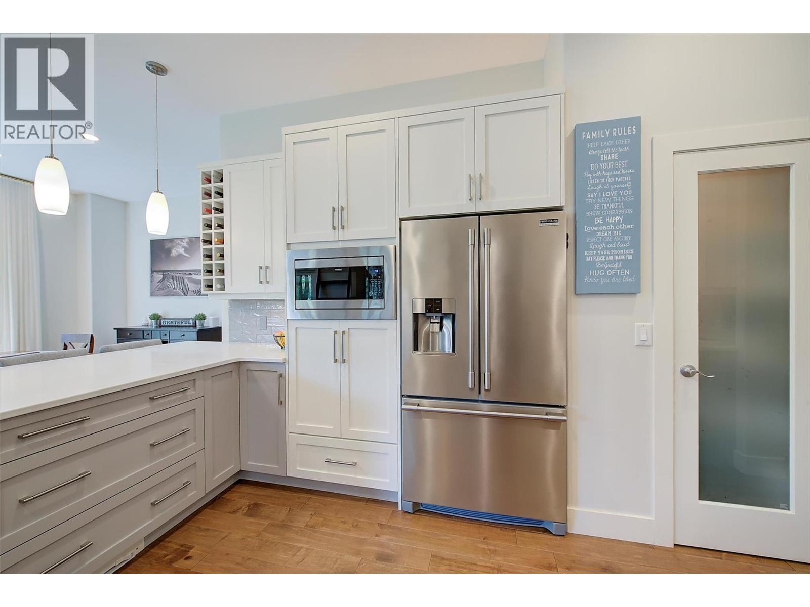 4048 Gallaghers Terrace, Kelowna, British Columbia  V1W 3Z8 - Photo 7 - 10381546