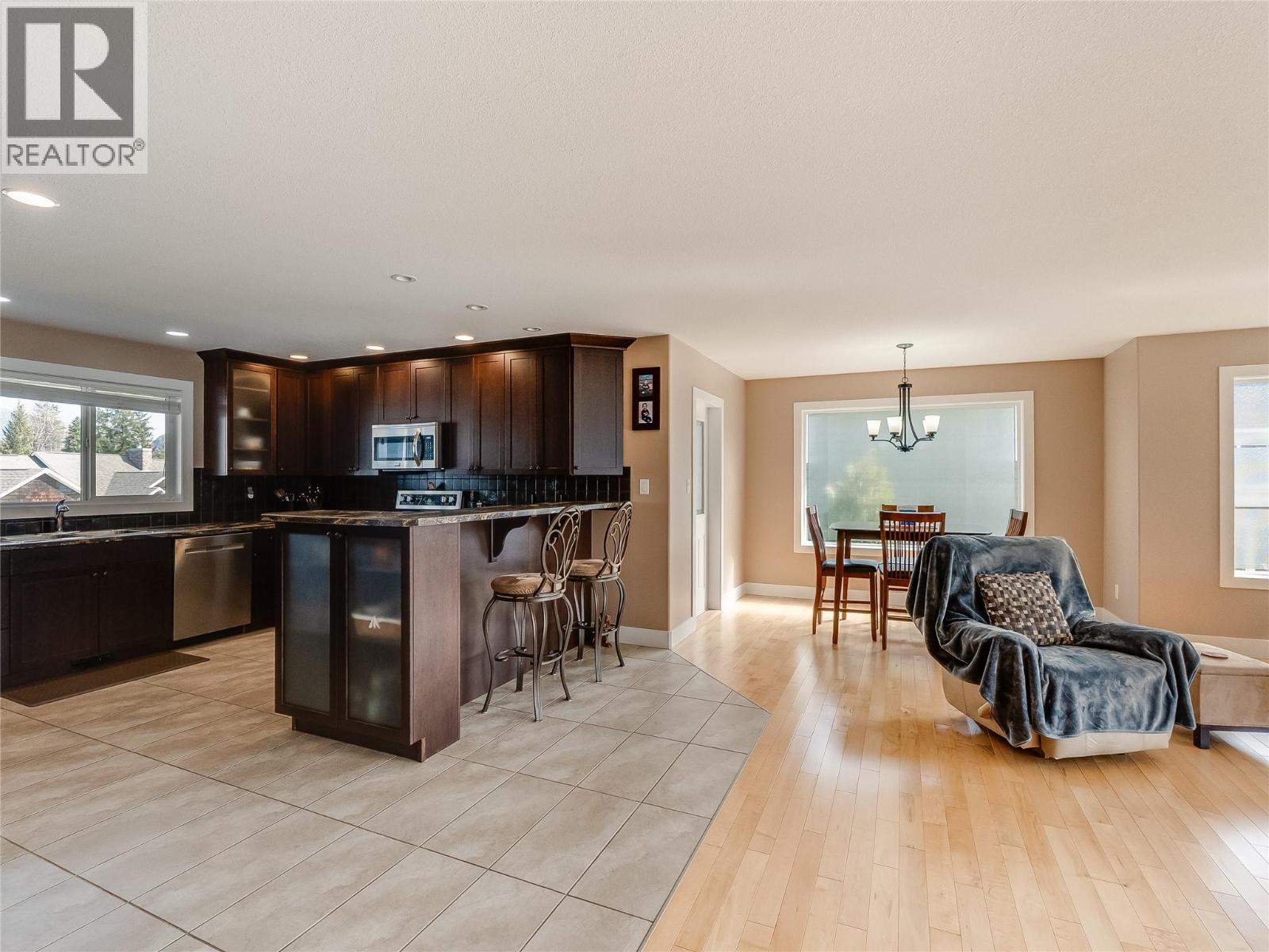 3835 5th Avenue, Castlegar, British Columbia  V1N 4Y5 - Photo 13 - 10381415