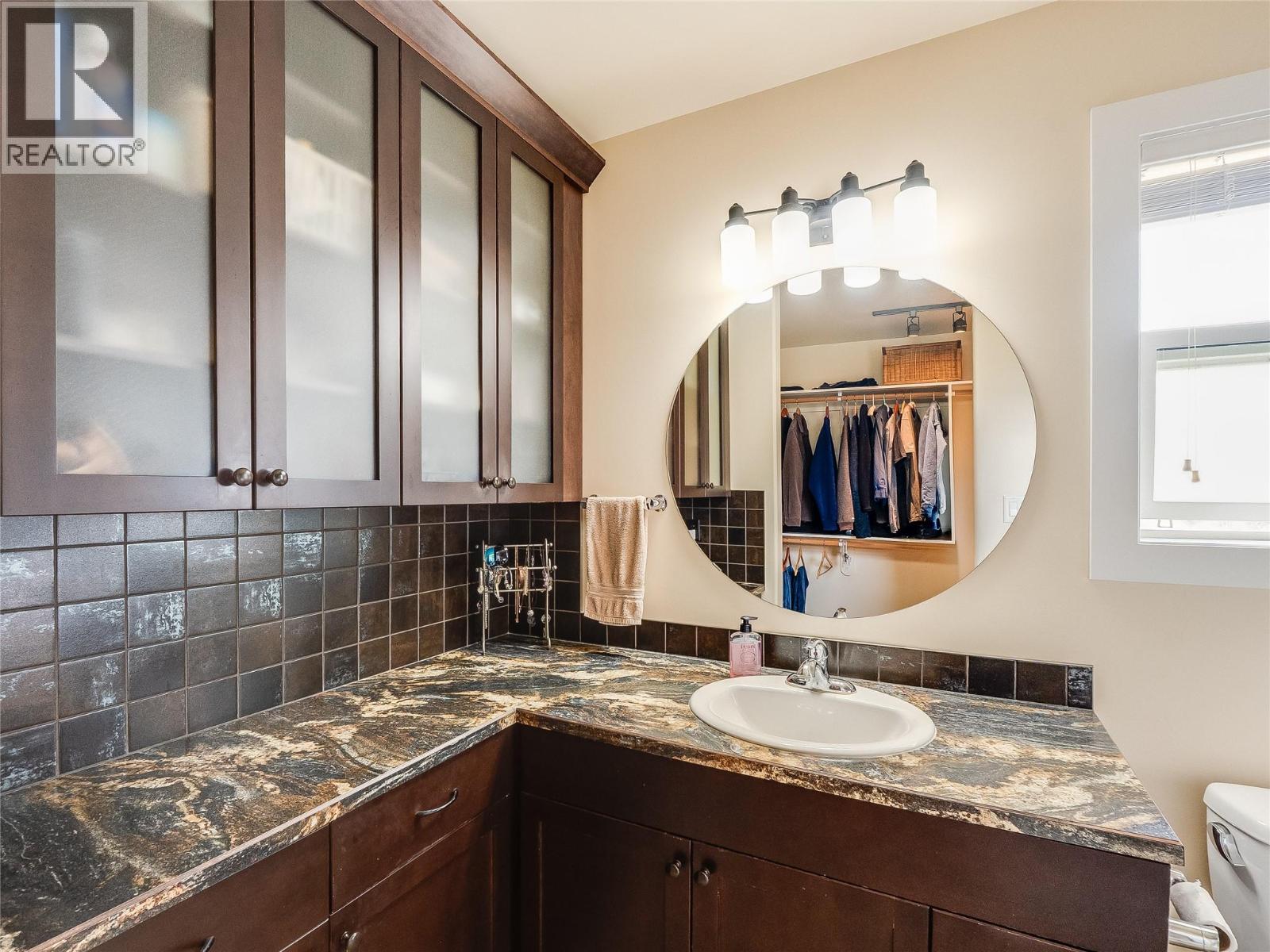 3835 5th Avenue, Castlegar, British Columbia  V1N 4Y5 - Photo 24 - 10381415