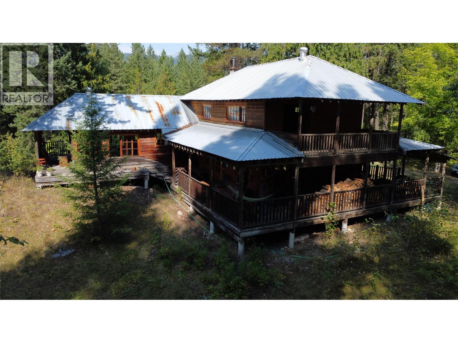 7467 St Thomas Road, Winlaw, British Columbia  V0G 2J0 - Photo 1 - 10361215