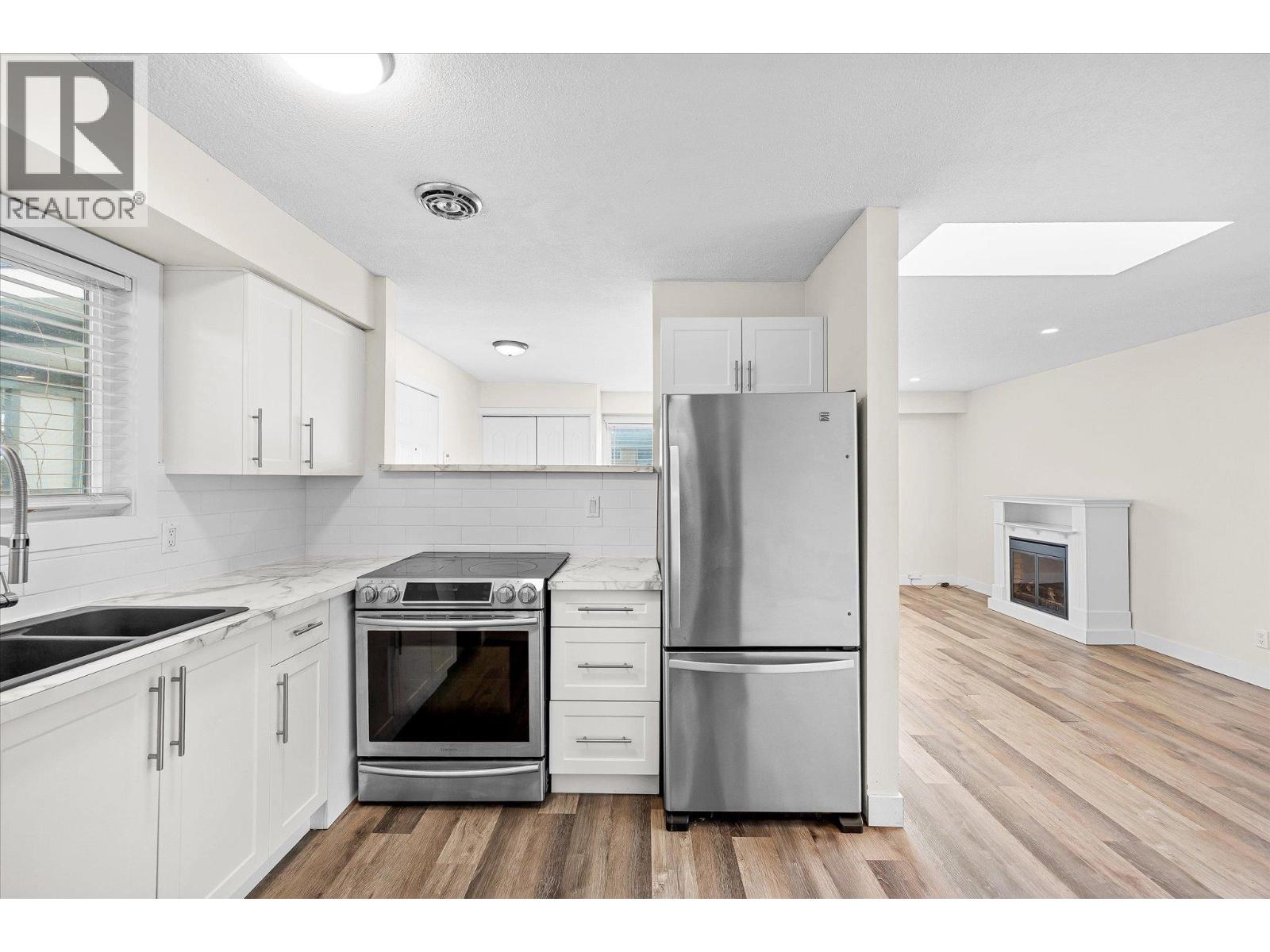 740 & 746 Raymer Avenue, Kelowna, British Columbia  V1Y 4Z8 - Photo 10 - 10381957