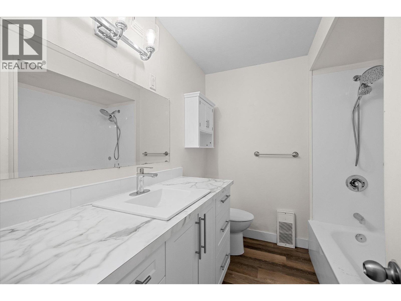 740 & 746 Raymer Avenue, Kelowna, British Columbia  V1Y 4Z8 - Photo 18 - 10381957