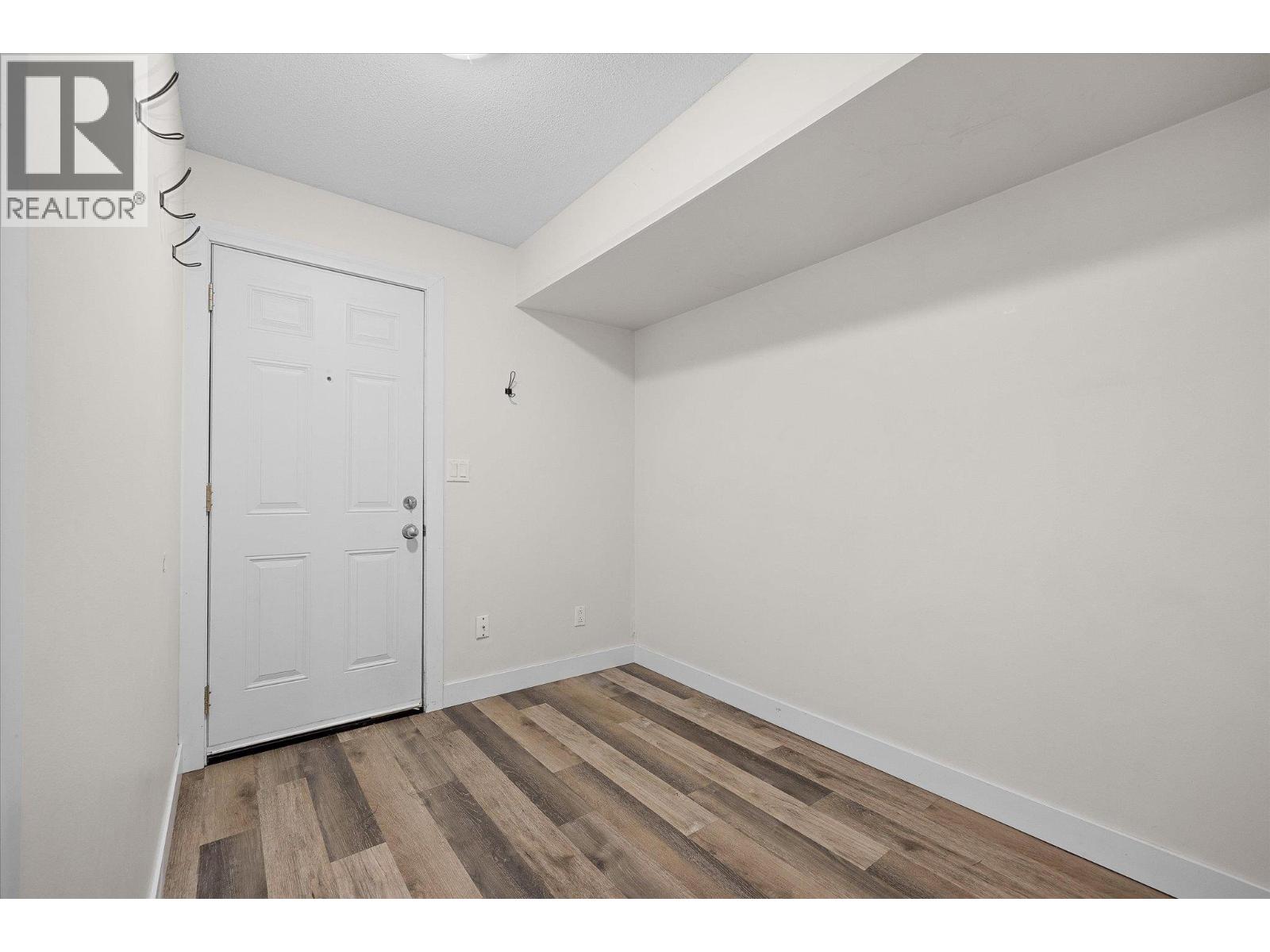 740 & 746 Raymer Avenue, Kelowna, British Columbia  V1Y 4Z8 - Photo 20 - 10381957