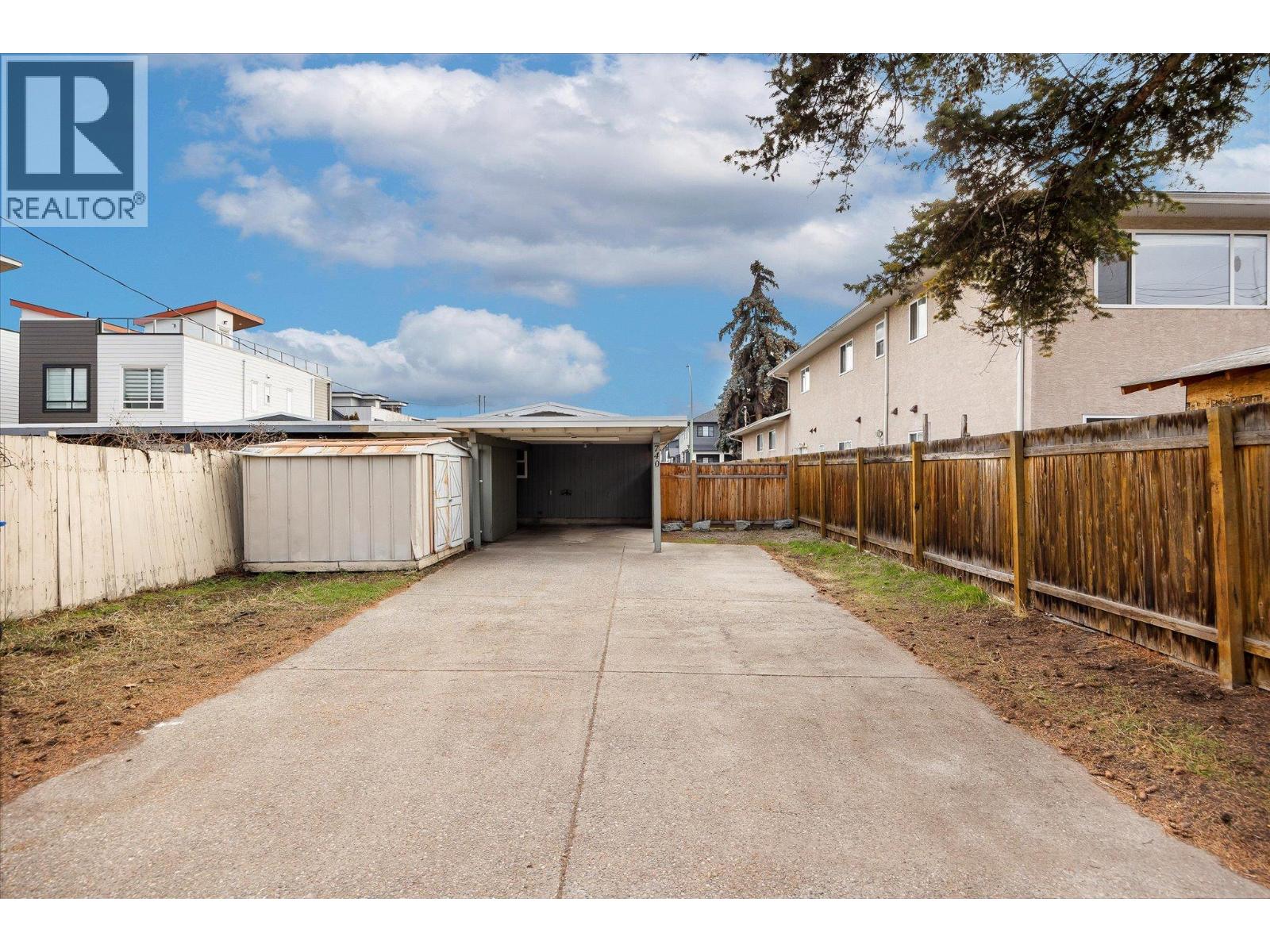 740 & 746 Raymer Avenue, Kelowna, British Columbia  V1Y 4Z8 - Photo 25 - 10381957
