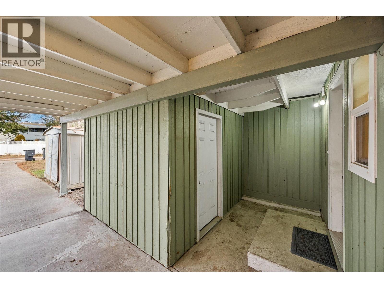 740 & 746 Raymer Avenue, Kelowna, British Columbia  V1Y 4Z8 - Photo 26 - 10381957