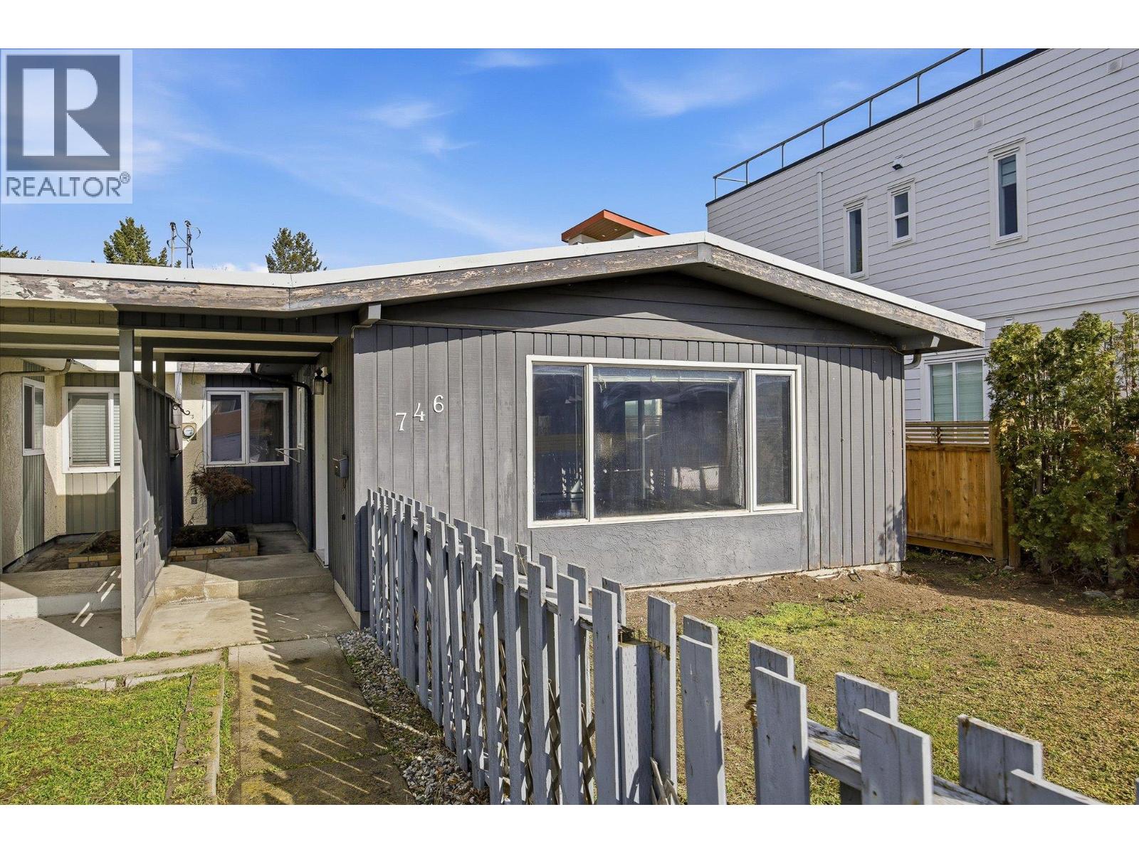 740 & 746 Raymer Avenue, Kelowna, British Columbia  V1Y 4Z8 - Photo 30 - 10381957