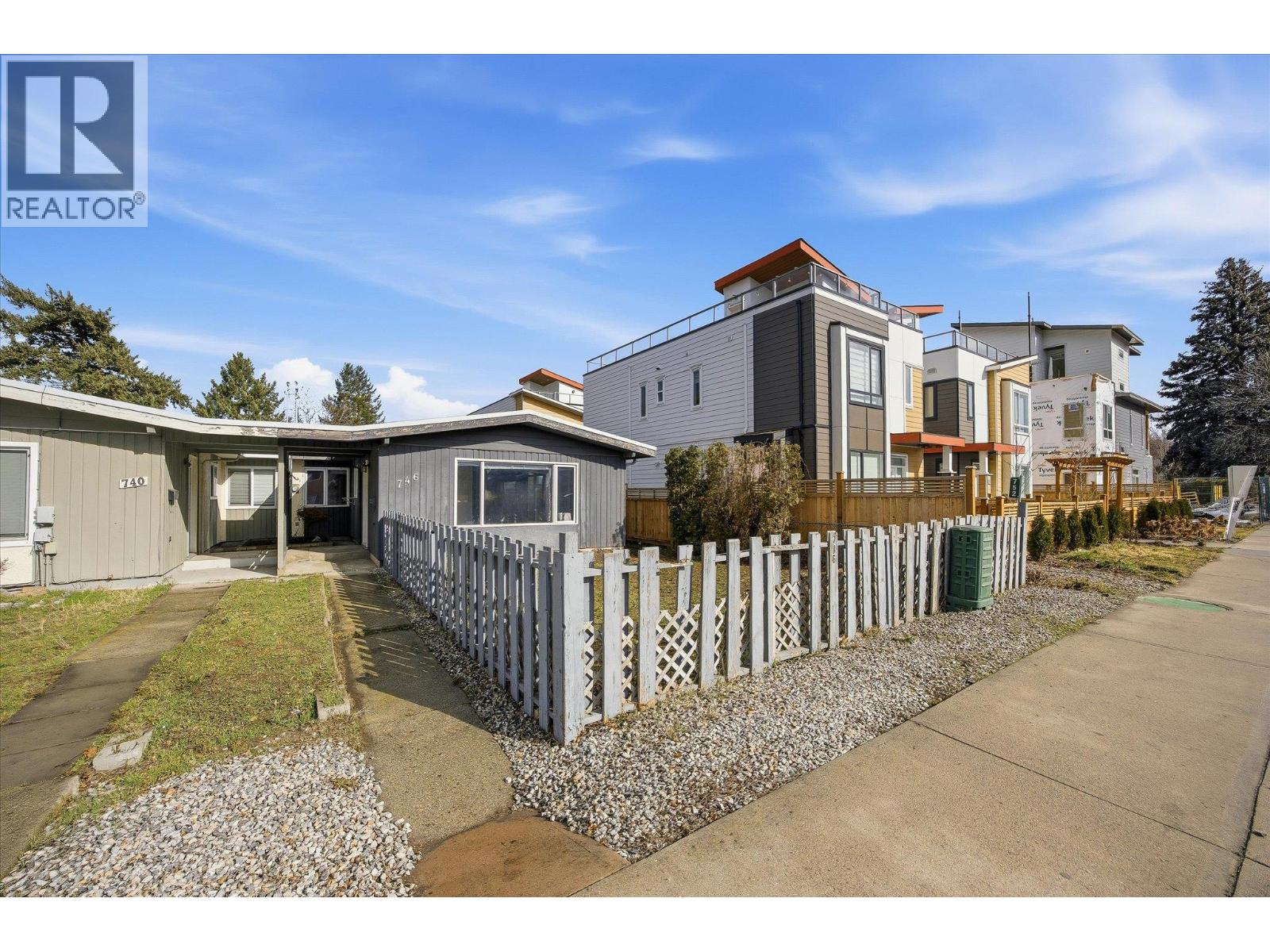 740 & 746 Raymer Avenue, Kelowna, British Columbia  V1Y 4Z8 - Photo 31 - 10381957