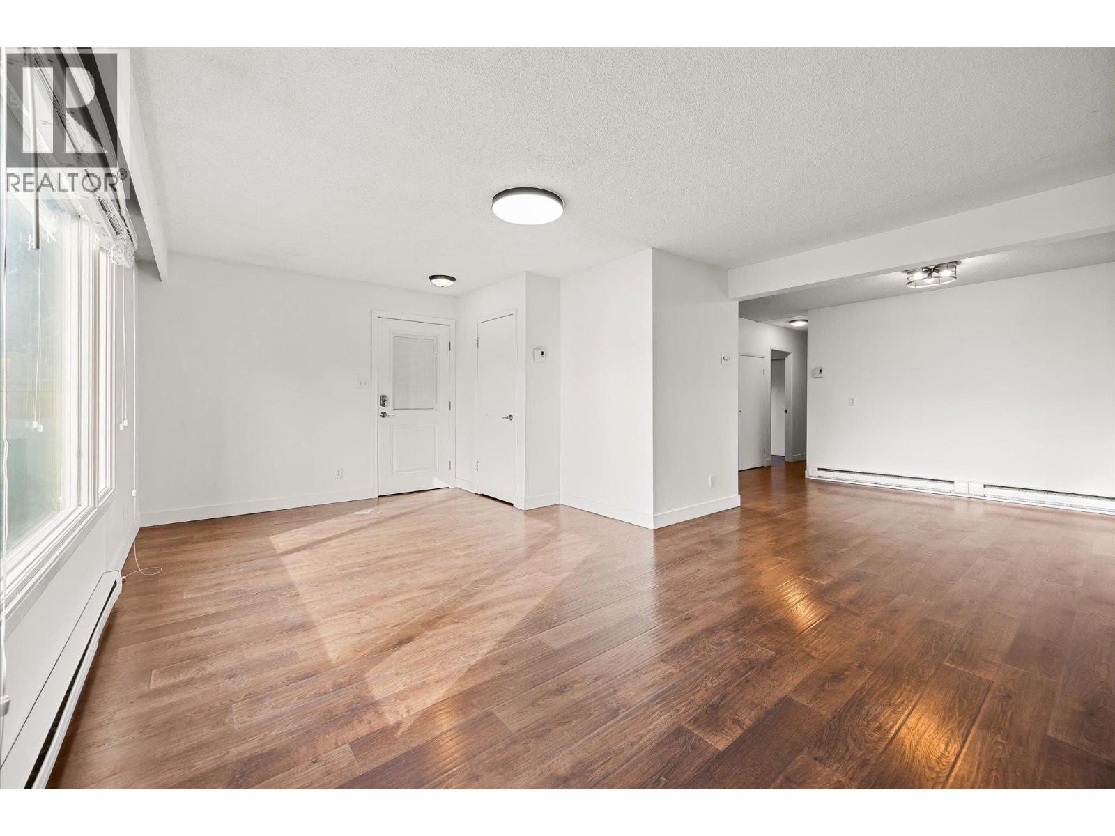 740 & 746 Raymer Avenue, Kelowna, British Columbia  V1Y 4Z8 - Photo 33 - 10381957