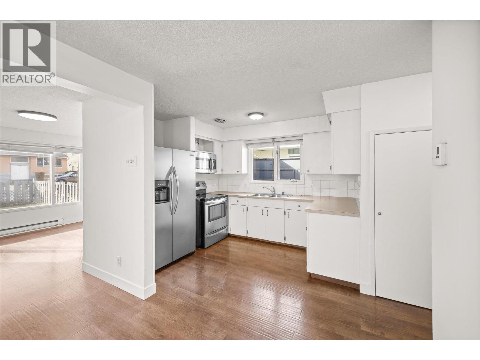 740 & 746 Raymer Avenue, Kelowna, British Columbia  V1Y 4Z8 - Photo 37 - 10381957