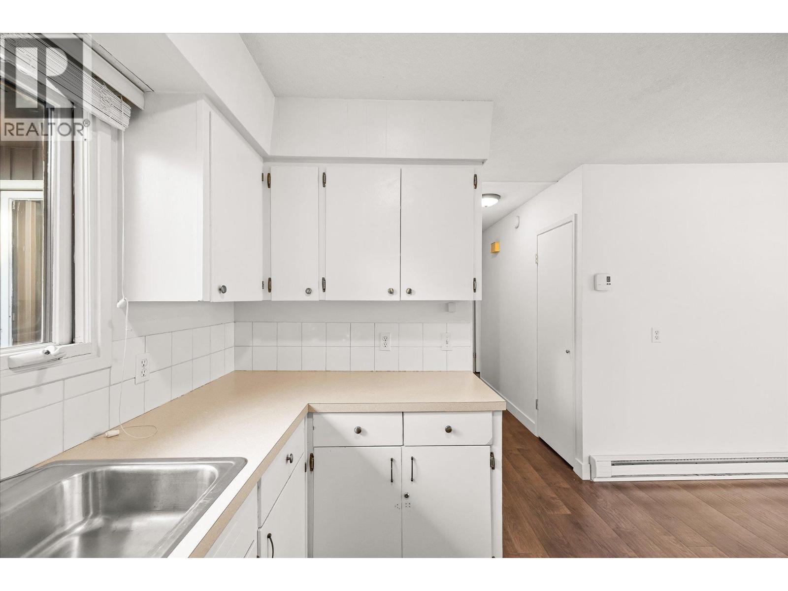 740 & 746 Raymer Avenue, Kelowna, British Columbia  V1Y 4Z8 - Photo 40 - 10381957