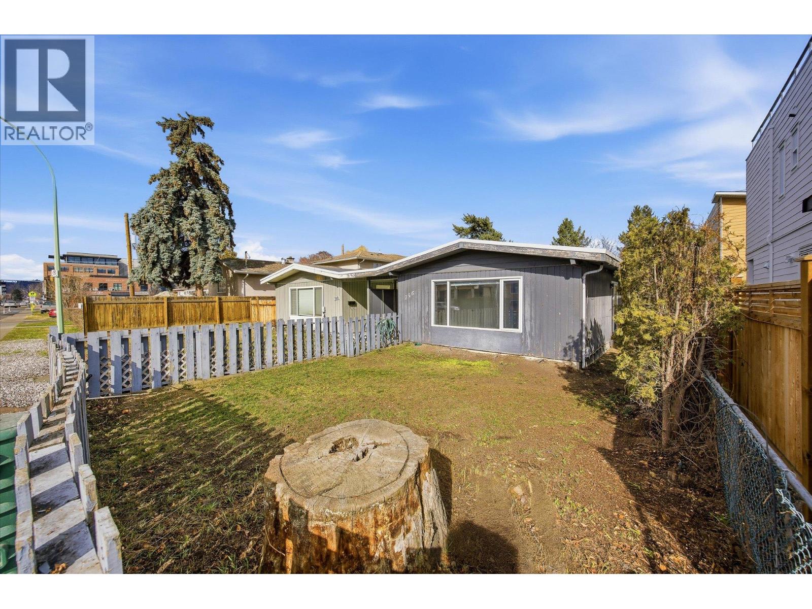 740 & 746 Raymer Avenue, Kelowna, British Columbia  V1Y 4Z8 - Photo 48 - 10381957