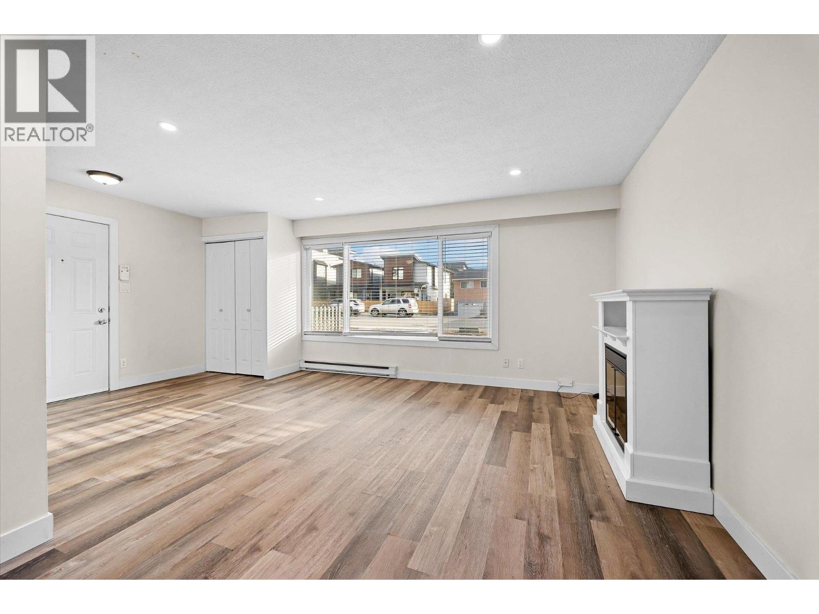 740 & 746 Raymer Avenue, Kelowna, British Columbia  V1Y 4Z8 - Photo 6 - 10381957