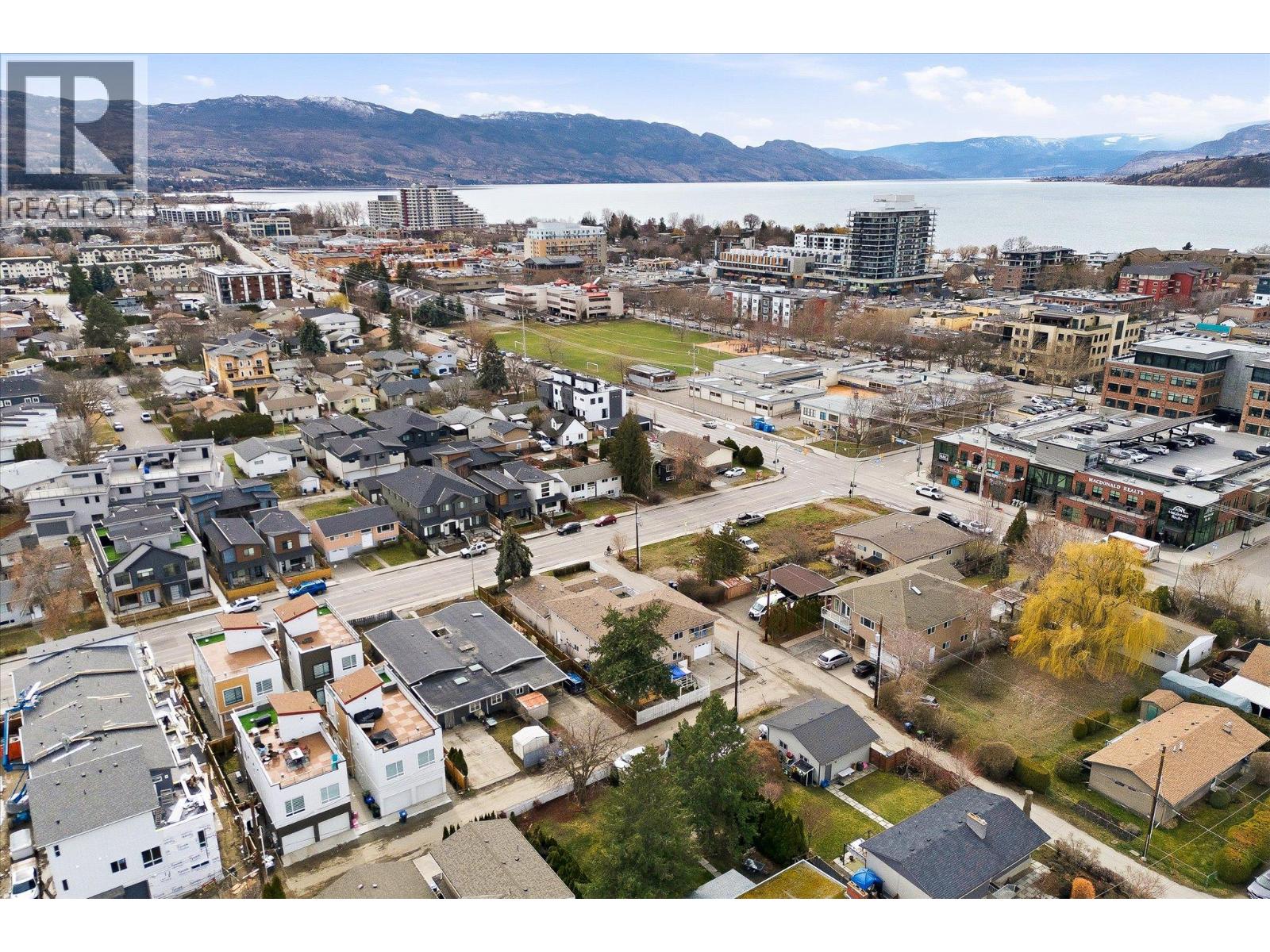 740 & 746 Raymer Avenue, Kelowna, British Columbia  V1Y 4Z8 - Photo 69 - 10381957