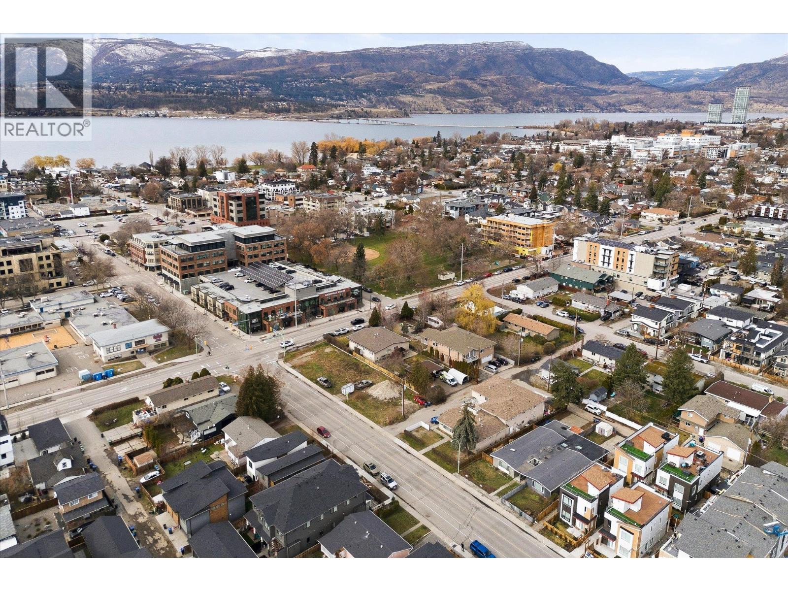 740 & 746 Raymer Avenue, Kelowna, British Columbia  V1Y 4Z8 - Photo 73 - 10381957