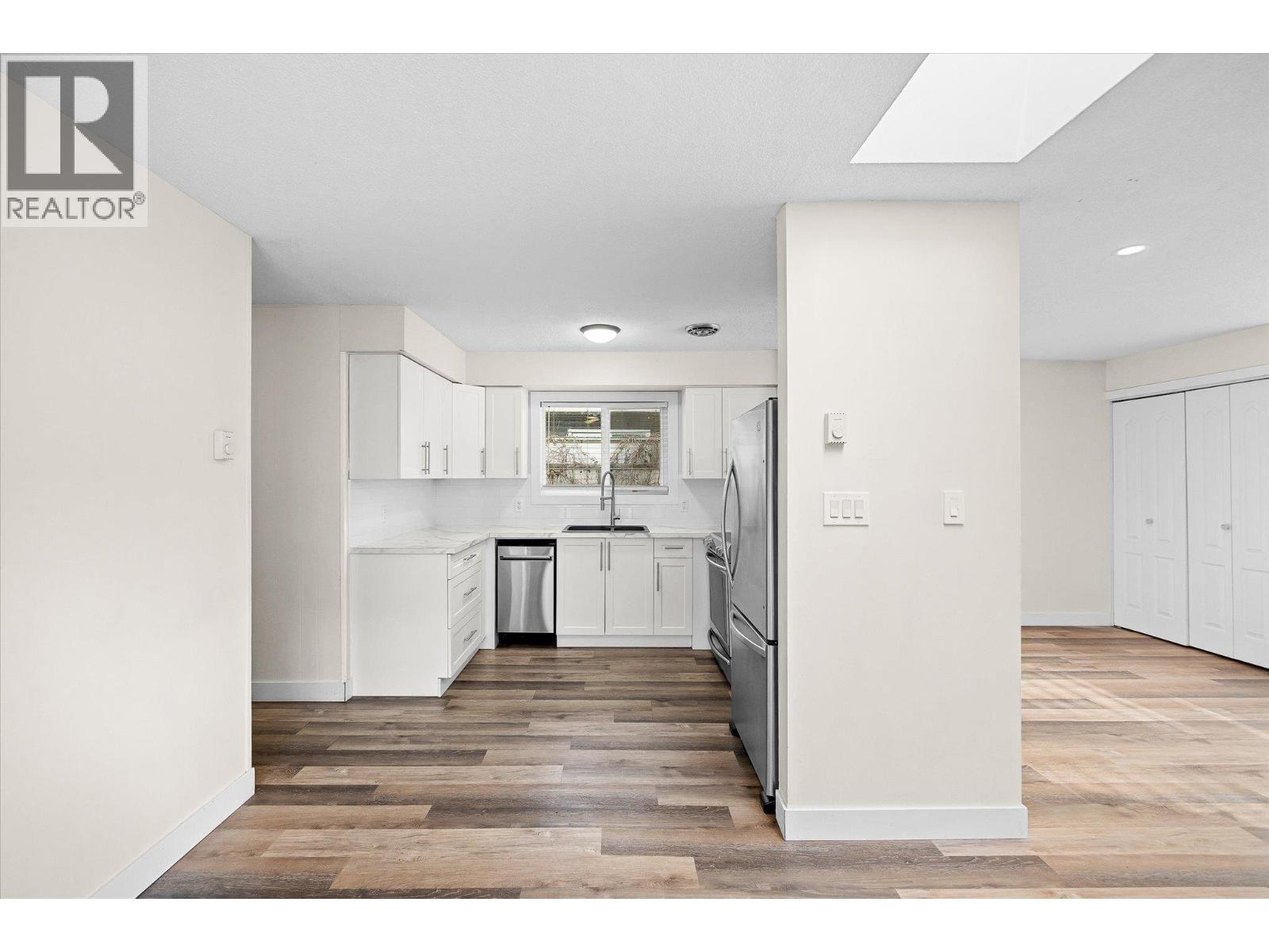 740 & 746 Raymer Avenue, Kelowna, British Columbia  V1Y 4Z8 - Photo 8 - 10381957