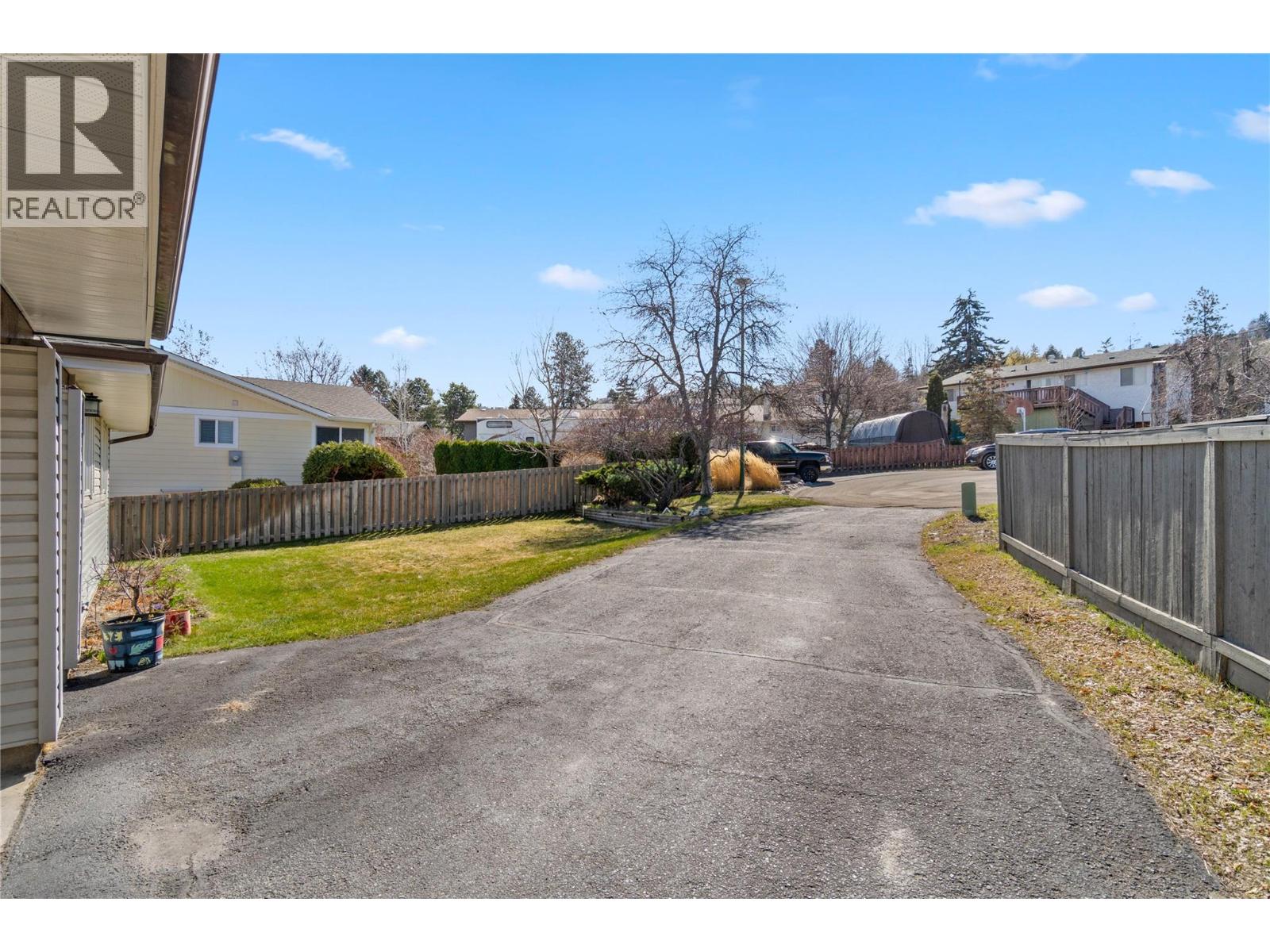 320 Whiteshield Crescent, Kamloops, British Columbia  V2E 1G1 - Photo 47 - 10379907