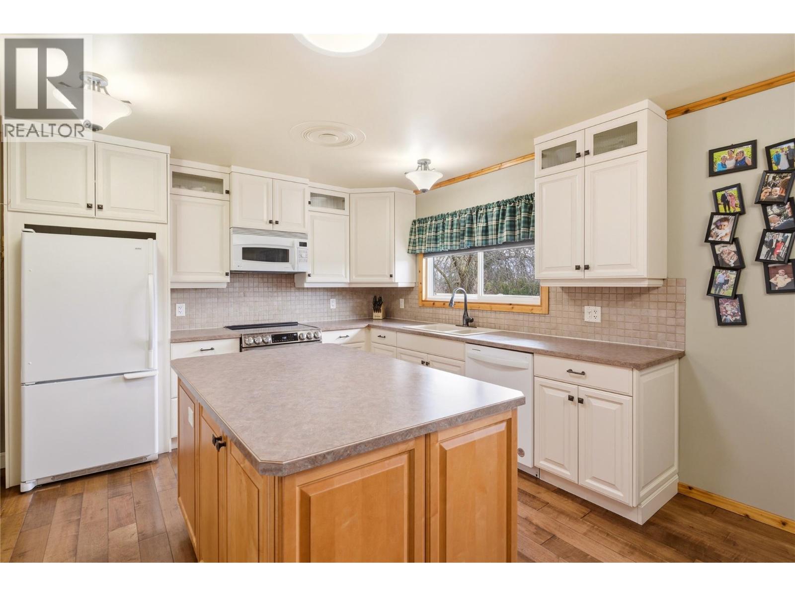 1641 Mountain Avenue, Kelowna, British Columbia  V1Y 7H7 - Photo 10 - 10381436