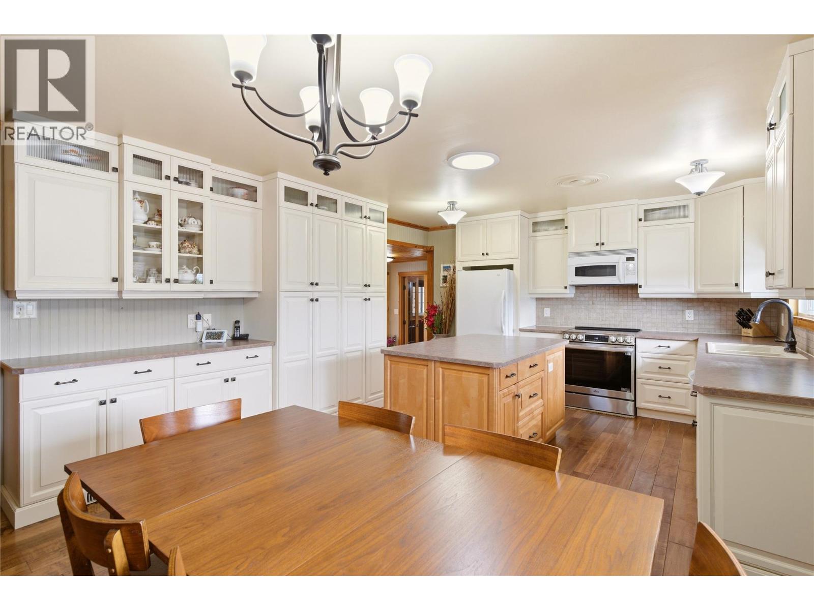 1641 Mountain Avenue, Kelowna, British Columbia  V1Y 7H7 - Photo 11 - 10381436