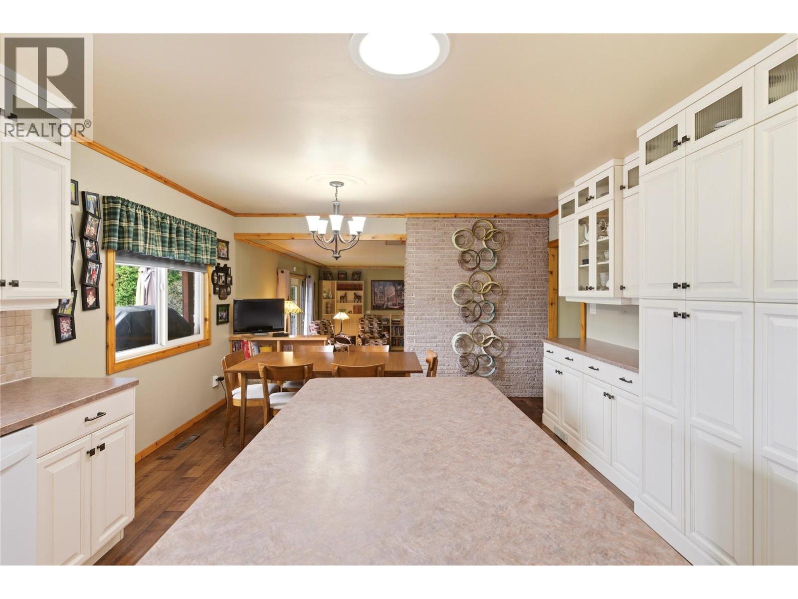 1641 Mountain Avenue, Kelowna, British Columbia  V1Y 7H7 - Photo 13 - 10381436