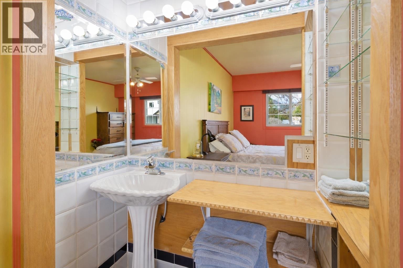 1641 Mountain Avenue, Kelowna, British Columbia  V1Y 7H7 - Photo 26 - 10381436