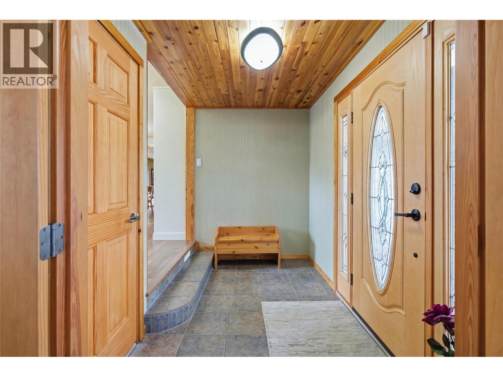 1641 Mountain Avenue, Kelowna, British Columbia  V1Y 7H7 - Photo 6 - 10381436