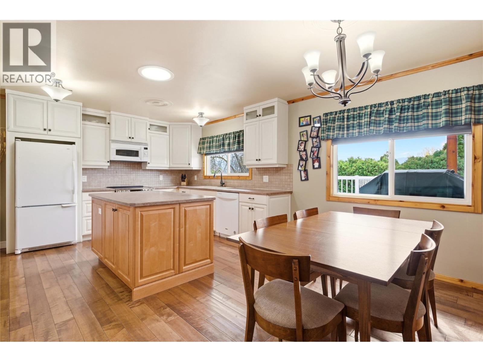 1641 Mountain Avenue, Kelowna, British Columbia  V1Y 7H7 - Photo 8 - 10381436