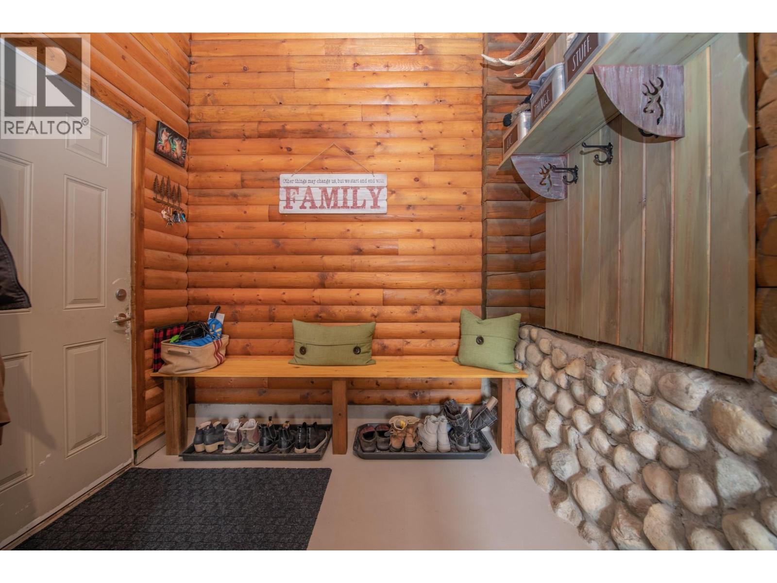 1495 6 Highway, Nakusp, British Columbia  V0G 1R1 - Photo 4 - 10381274