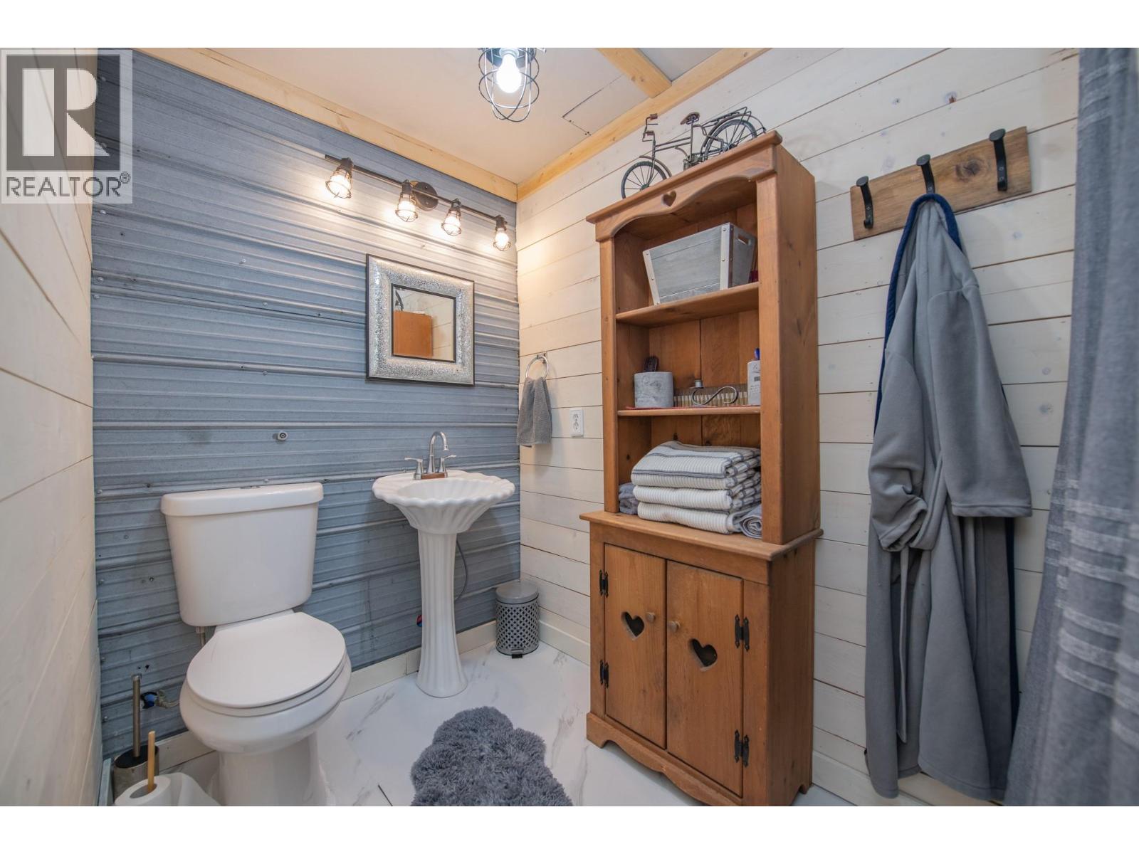 1495 6 Highway, Nakusp, British Columbia  V0G 1R1 - Photo 41 - 10381274