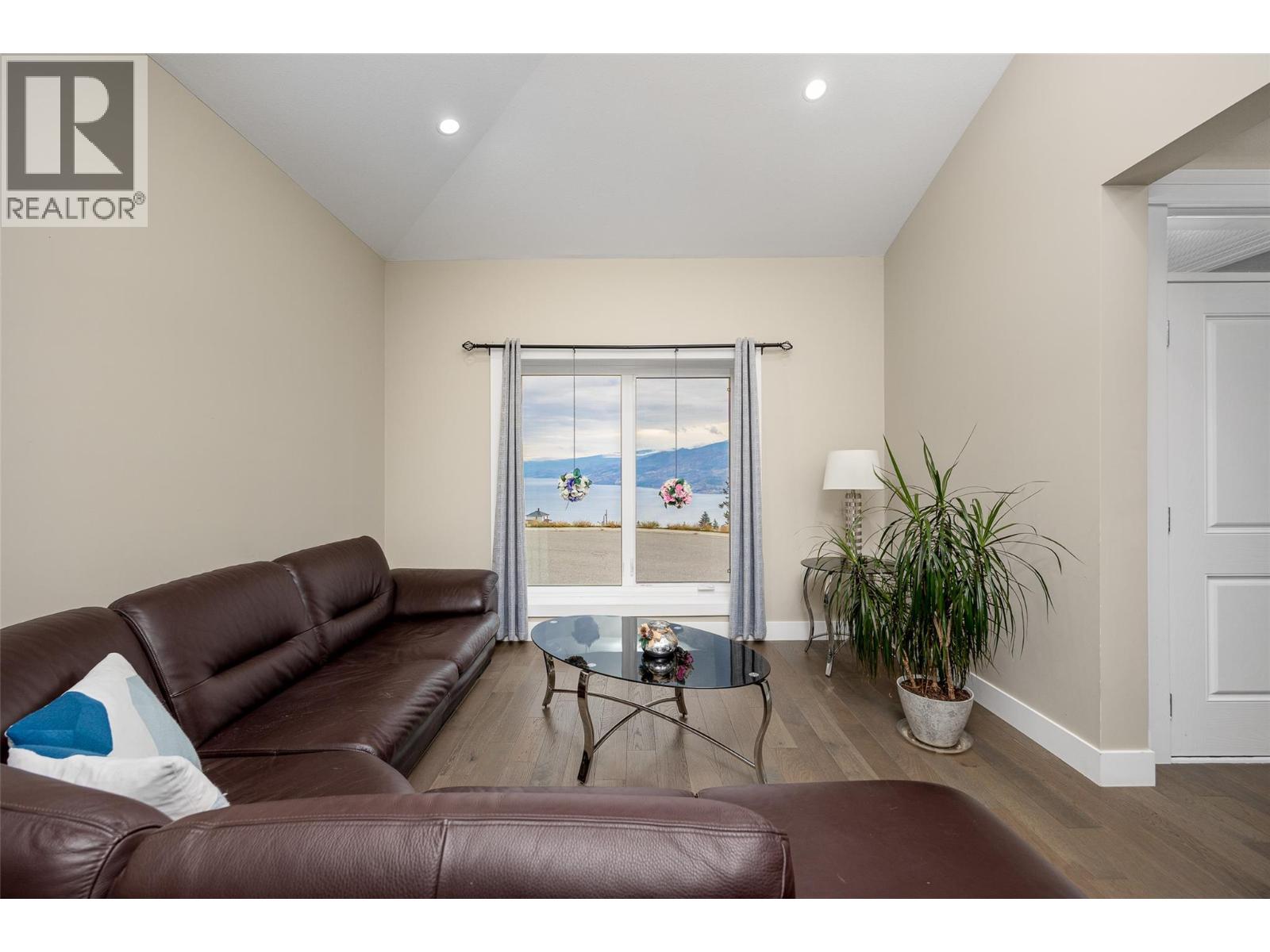 6018 Fulks Road, Peachland, British Columbia  V0H 1X4 - Photo 9 - 10381222