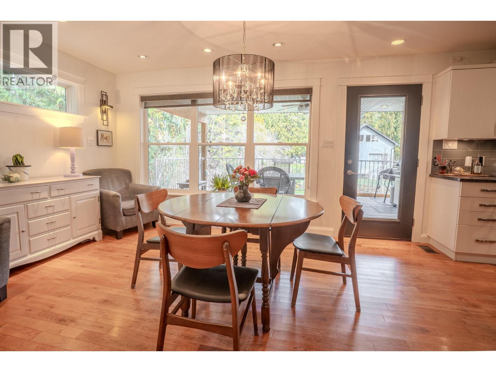 2399 Hillen Crescent, Magna Bay, British Columbia  V0E 1M7 - Photo 10 - 10382048