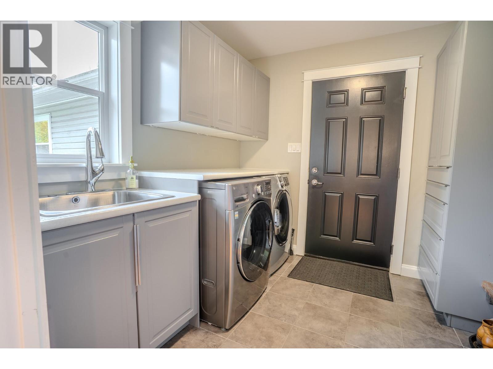 2399 Hillen Crescent, Magna Bay, British Columbia  V0E 1M7 - Photo 18 - 10382048