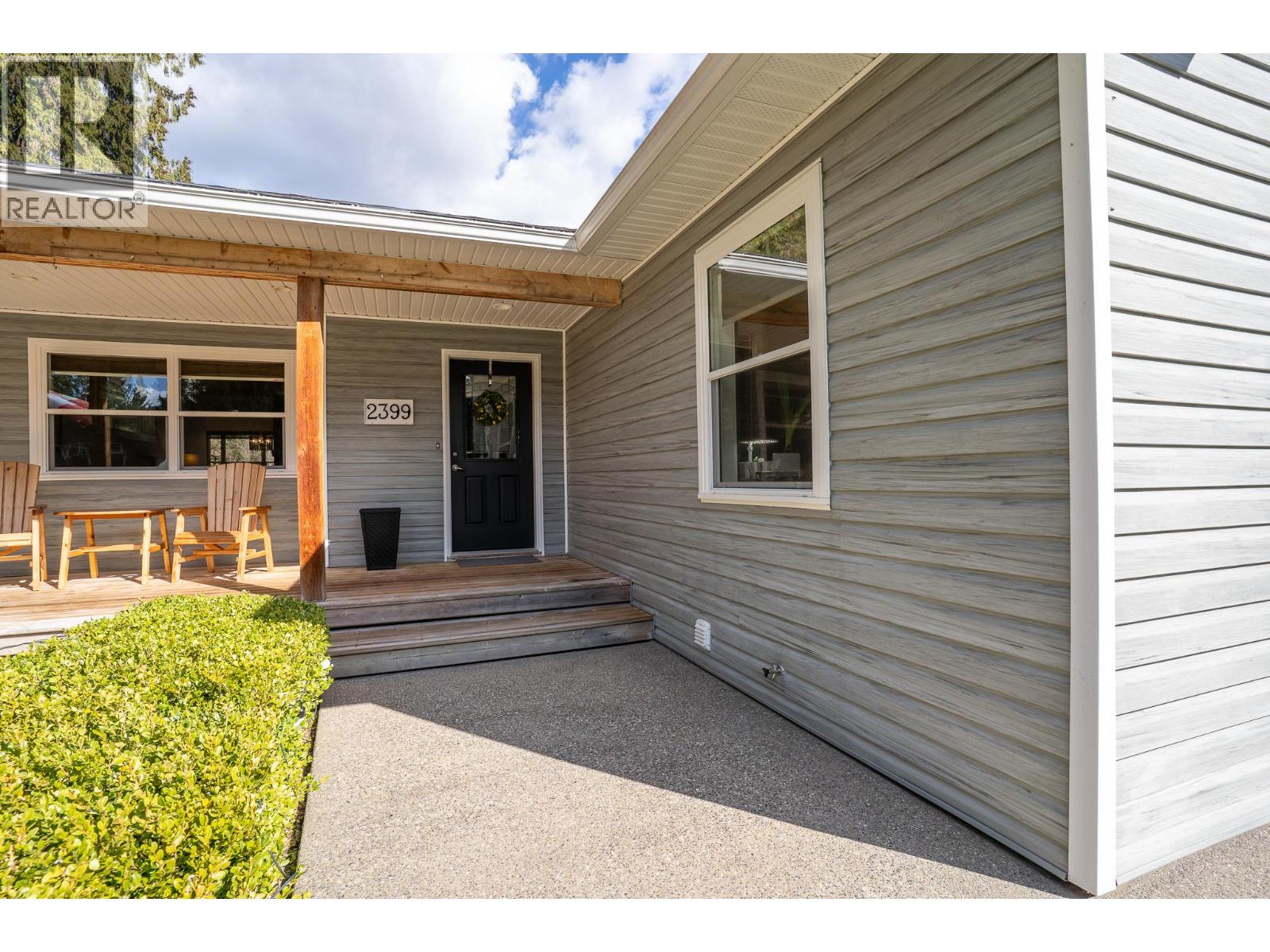 2399 Hillen Crescent, Magna Bay, British Columbia  V0E 1M7 - Photo 3 - 10382048