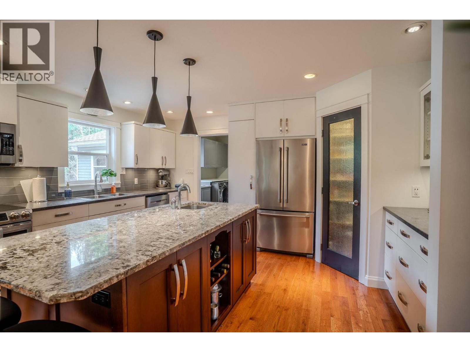 2399 Hillen Crescent, Magna Bay, British Columbia  V0E 1M7 - Photo 7 - 10382048