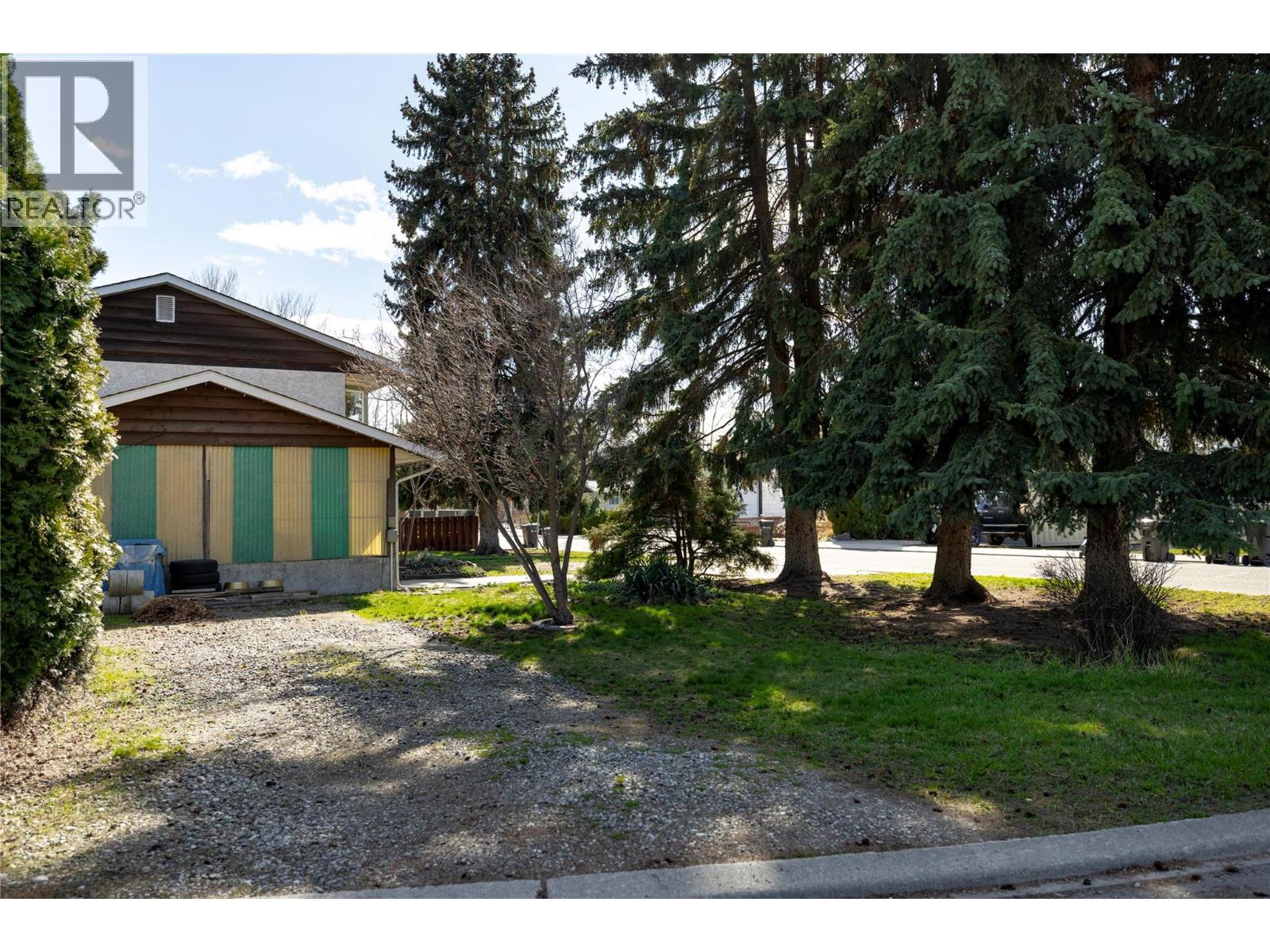 4303 18 Street, Vernon, British Columbia  V1T 7E1 - Photo 3 - 10381983