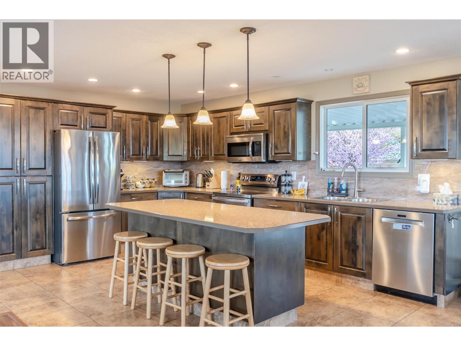 1418 Fairview Road, Oliver, British Columbia  V0H 1T5 - Photo 2 - 10381663