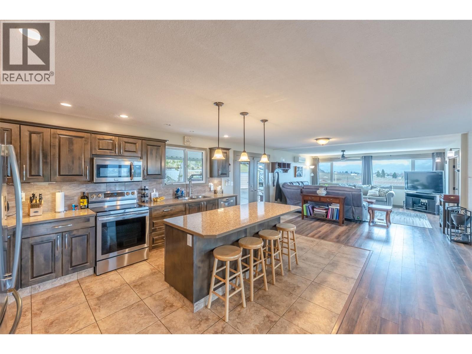 1418 Fairview Road, Oliver, British Columbia  V0H 1T5 - Photo 6 - 10381663