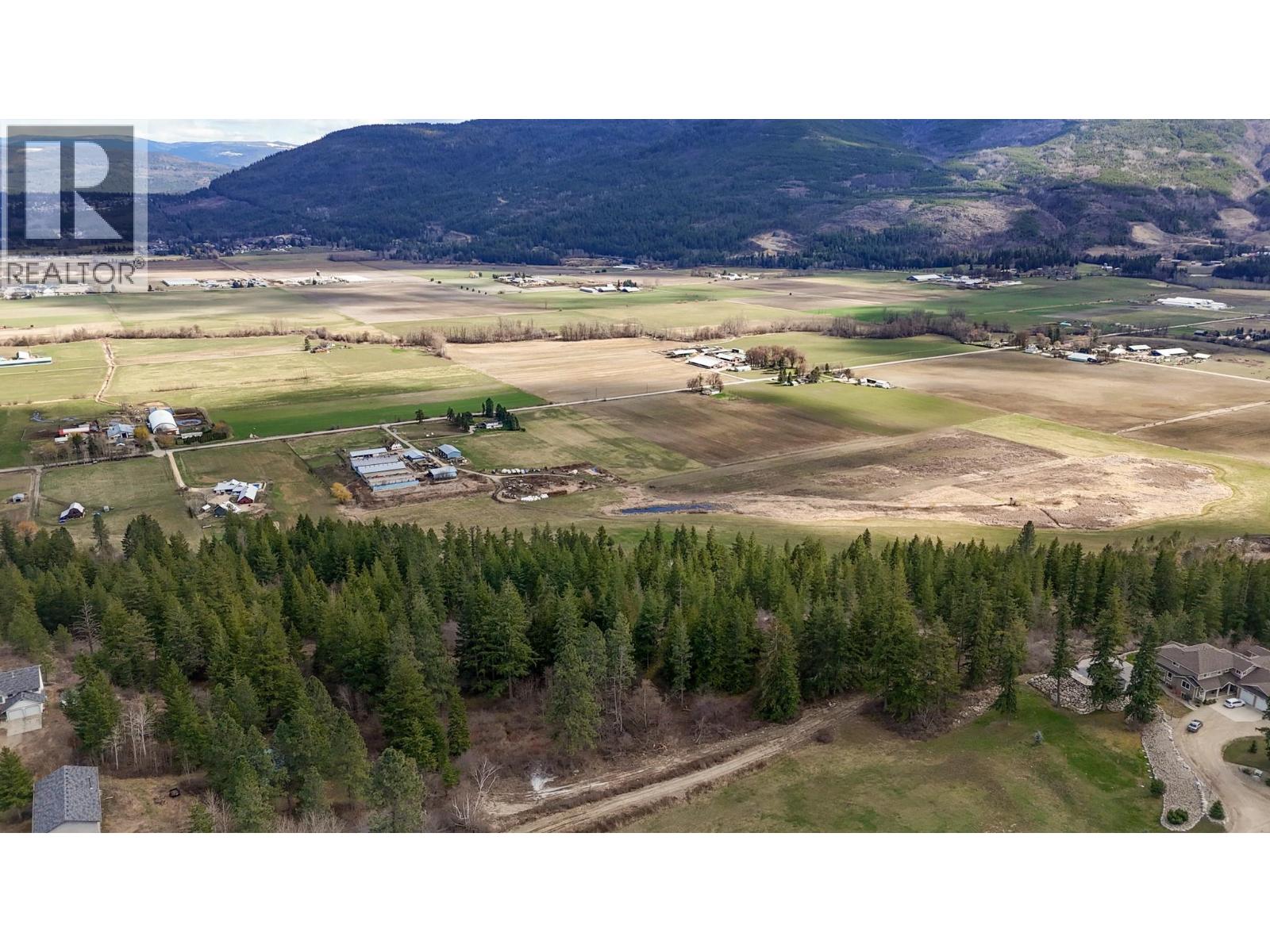 1600 Street Sw, Salmon Arm, British Columbia  V1E 3B3 - Photo 8 - 10381660