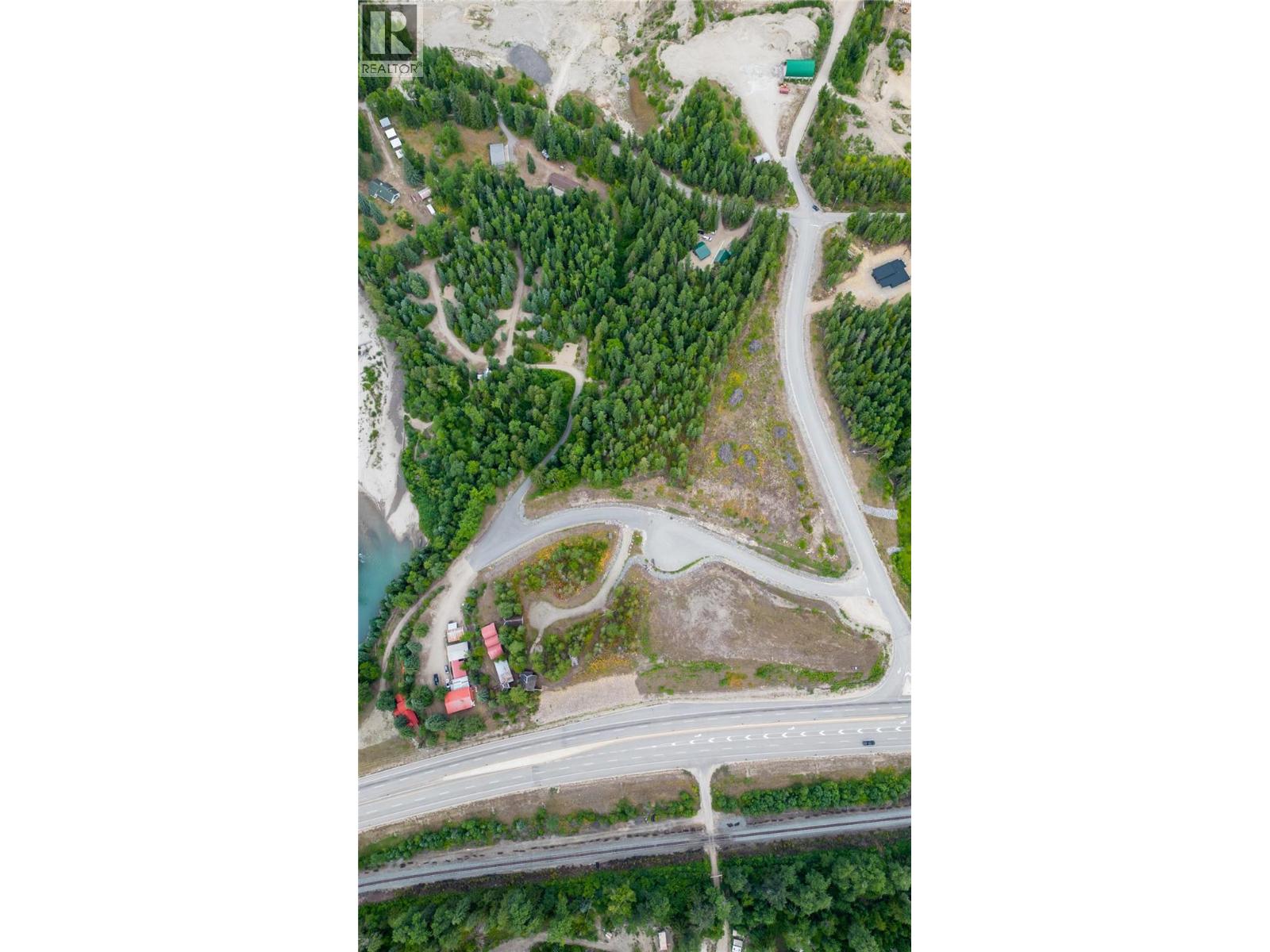 5465 Bowolin Road, Out Of Area, British Columbia  V0E 2J0 - Photo 7 - 10381909