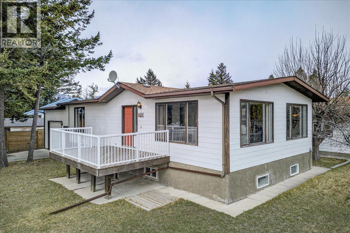 1827 Benninger Road, Windermere, British Columbia  V0B 2L2 - Photo 1 - 10381852