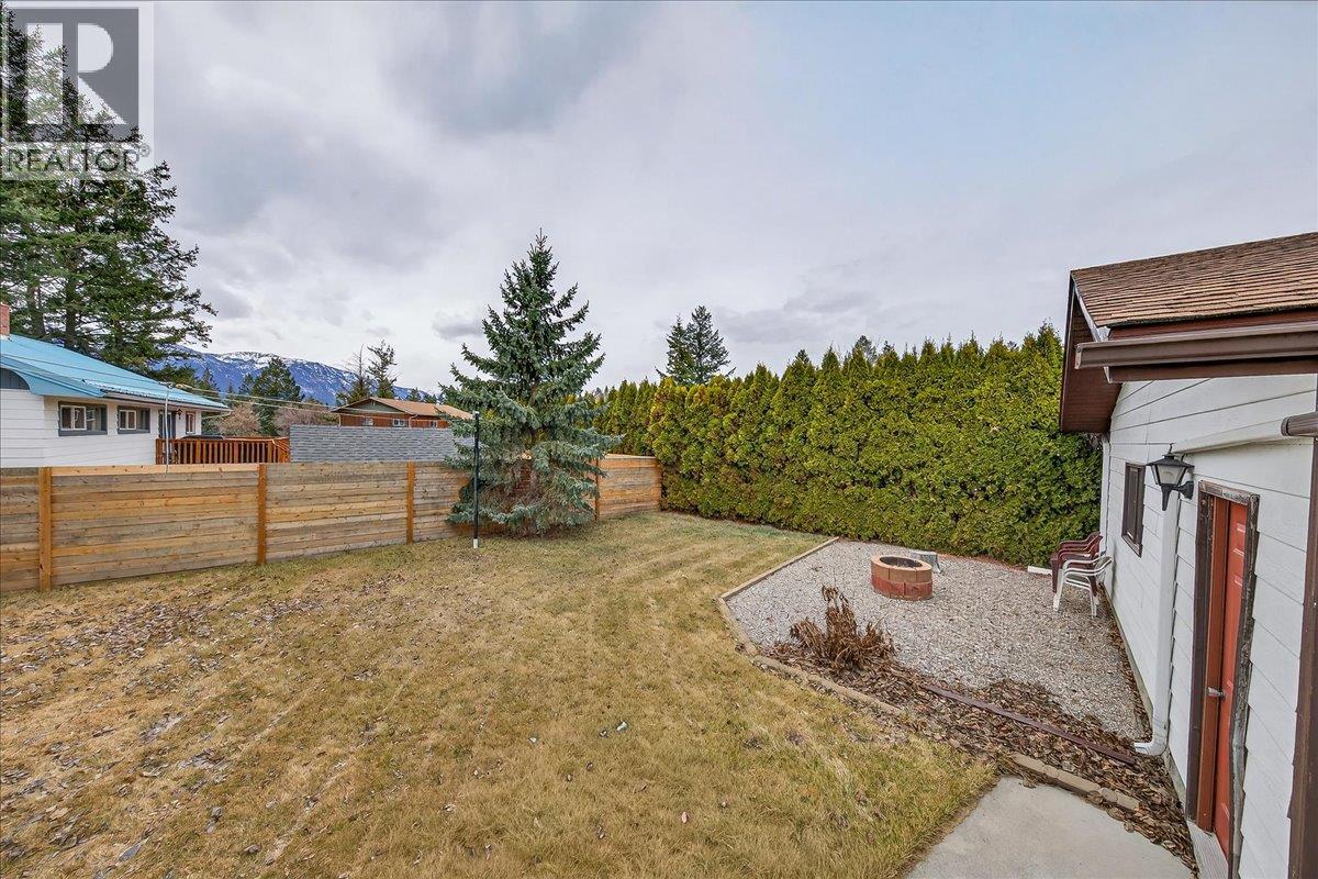 1827 Benninger Road, Windermere, British Columbia  V0B 2L2 - Photo 13 - 10381852