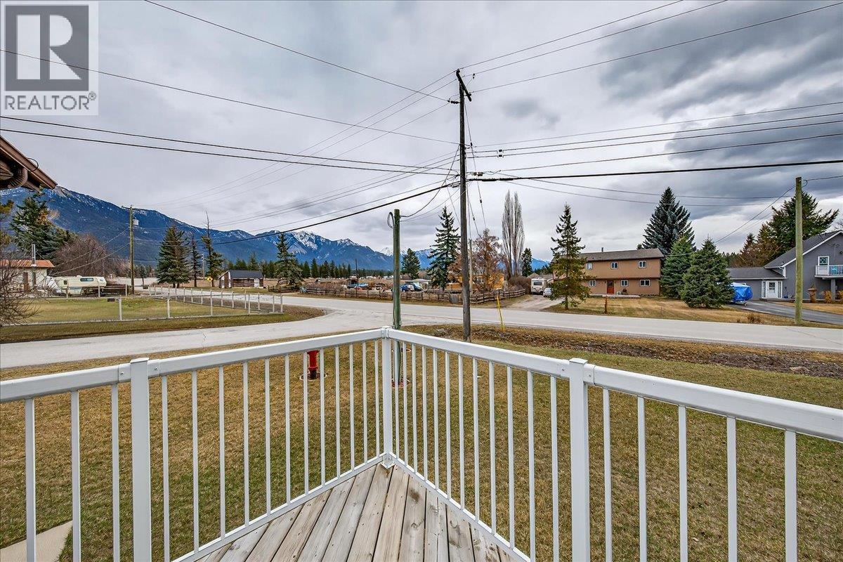 1827 Benninger Road, Windermere, British Columbia  V0B 2L2 - Photo 16 - 10381852