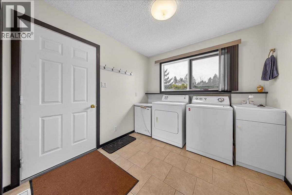 1827 Benninger Road, Windermere, British Columbia  V0B 2L2 - Photo 21 - 10381852