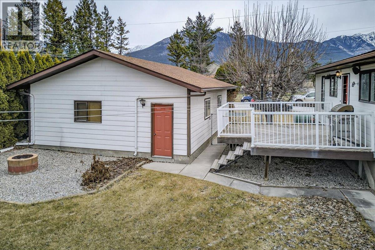 1827 Benninger Road, Windermere, British Columbia  V0B 2L2 - Photo 37 - 10381852