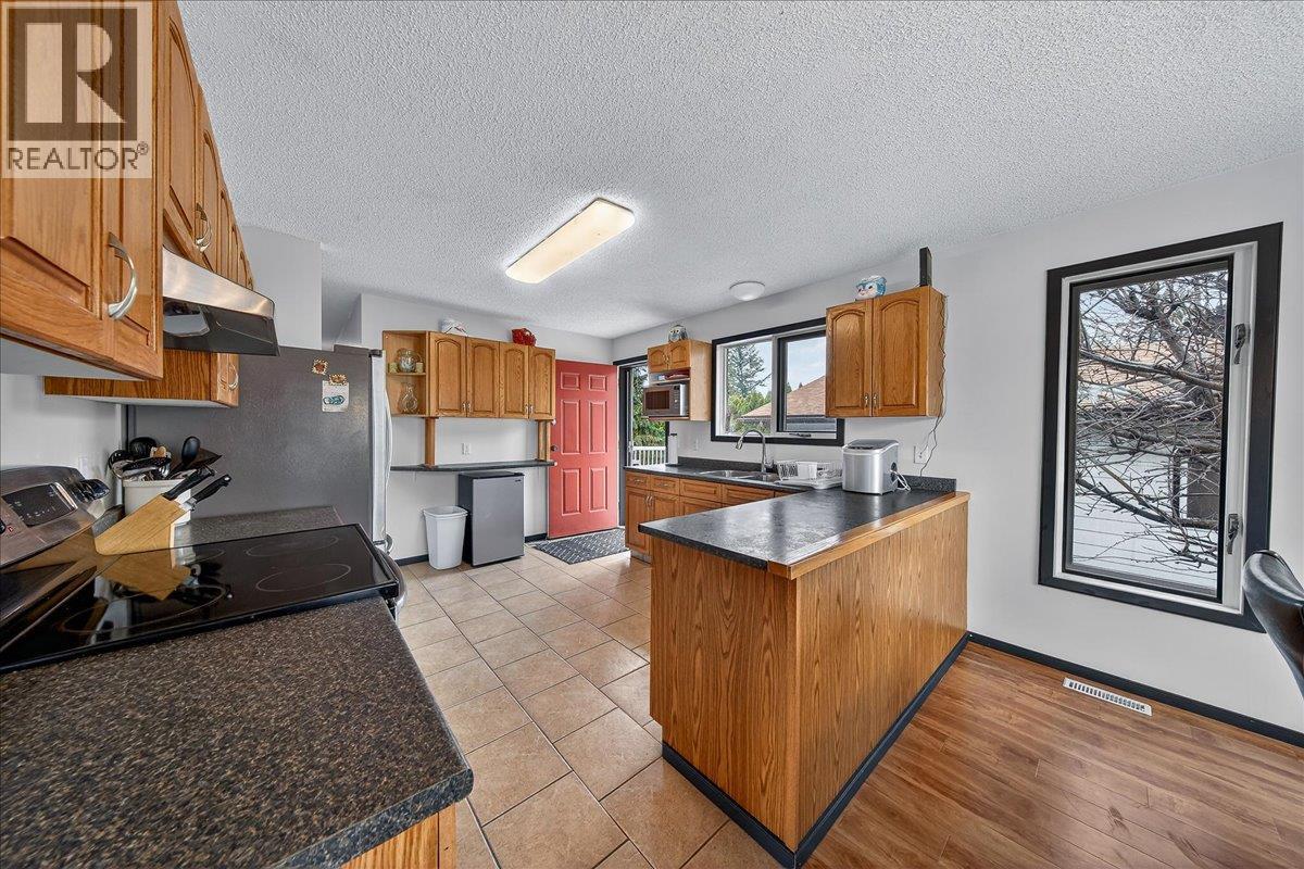 1827 Benninger Road, Windermere, British Columbia  V0B 2L2 - Photo 6 - 10381852