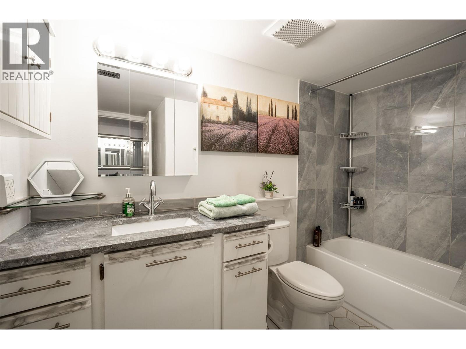 6815 Cameo Drive N, Vernon, British Columbia  V1H 1N9 - Photo 15 - 10382080