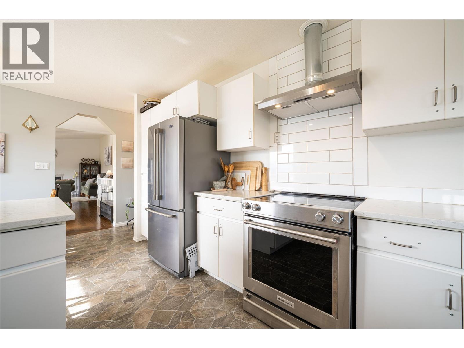 6815 Cameo Drive N, Vernon, British Columbia  V1H 1N9 - Photo 27 - 10382080