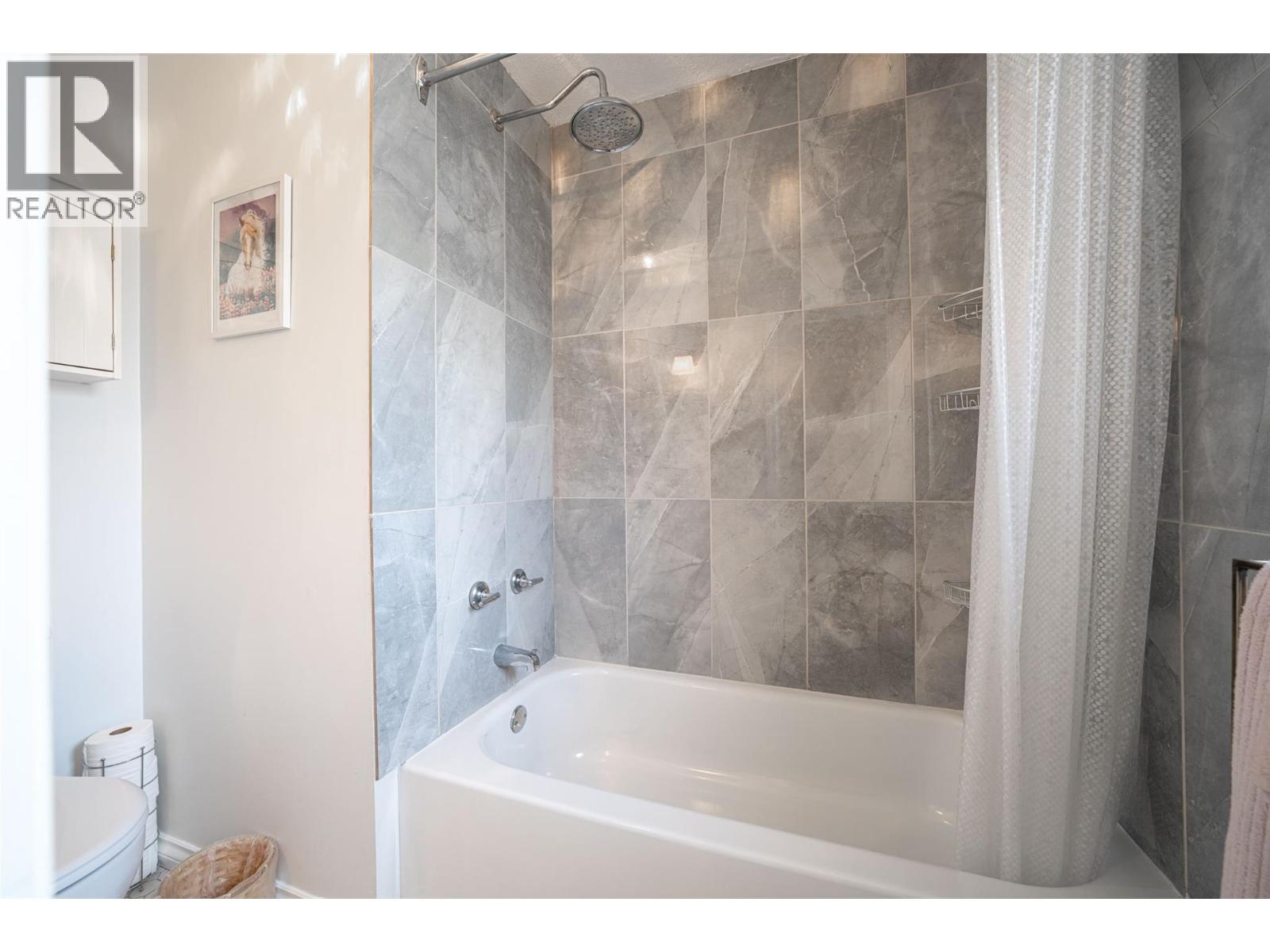 6815 Cameo Drive N, Vernon, British Columbia  V1H 1N9 - Photo 36 - 10382080